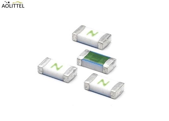 Fusible lent métrique de bâti de surface de coup de la croix 1608 SMD SingleFuse des Bourns SF-0603SP200-2 2A 32VDC pour la protection de surintensité