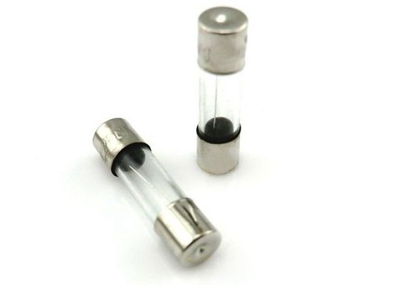 L'UL américaine a énuméré le fusible miniature 3,15 de tube de verre un 250V 5 le millimètre X à retard de temps moyens que de 20 millimètres ralentissent des fusibles à cartouche du coup T
