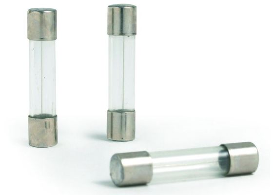 fusible temporaire rapide 6.3Amp 250VAC 125VAC de tube de verre de voiture de coup rapide de 6.35x30mm pour l'agrafe intégrée de support de fusible de bâti de carte PCB