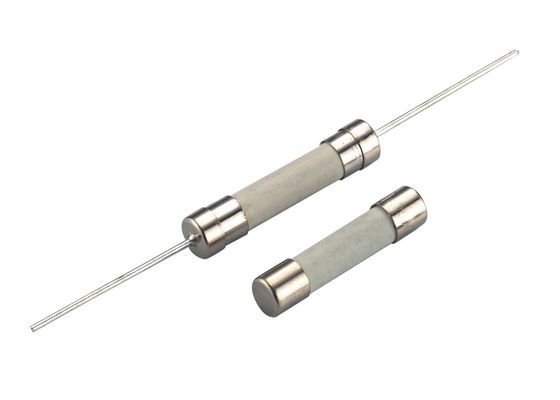 Le cUL du Canada a délivré un certificat les fusibles en céramique remplis de sable 100mA-50Amp de tube de cartouche rapide de coup de 6.3mmx32mm pour des applications de C.C