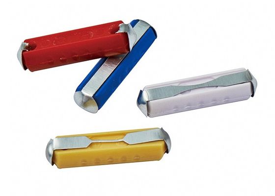 Le fusible automatique européen en alliage de zinc standard de la bakélite 6x24mm de DIN72581 GBC 32VDC 5A-40A pour la lame automatique de voiture des véhicules à moteur d'UE fond