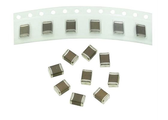 Bâti extérieur métrique de varistance de puce de la basse tension SMD 1812 MVR1812-390H 39V 800A 2500pF 3.1J 4532 multicouche