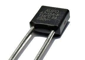 Le courant ascendant thermique d'élément de fusible d'alliage radial de VDE ccc AUPO d'UL lie le protecteur de courant ascendant de TF 138C 15A 250V de coupure d'A7-15A-F