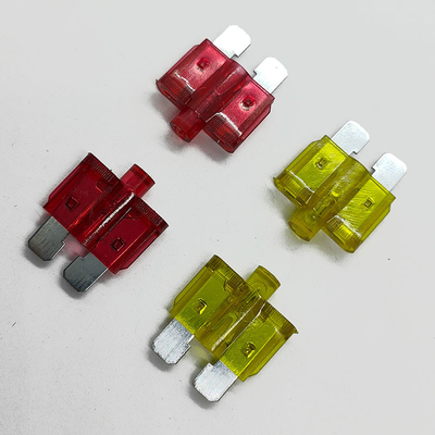 Avec des fusibles à lame automobile à LED 32V 10A 15A 20A 25A 30A 35A 40A fusible de voiture