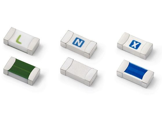 Fusible rapide 12B1100B 1A 125V 3216 de puce de coup de bâti de surface de la couche 1206 mince métrique avec l'estimation de interruption de 50 ampères