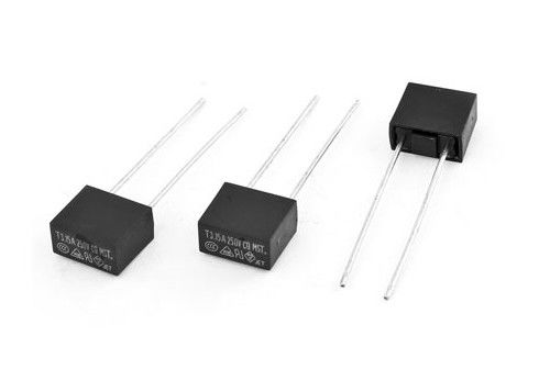 Le fusible subminiature à retard de temps à haute tension en forme de boîte carré 8.4mm SMT T1A avec 250V 300V 400V a évalué la tension