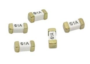Type RÉGLÉ plaqué par argent UL en céramique du fusible 3A 125V 2.6mmx6.1mm PSE CSA de bâti de surface de la place lente SMD de coup
