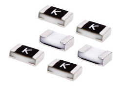 le type le fusible en céramique 0603 de 1.6x0.8x0.8mm CQ06LF de puce de cartouche 3 ampères 32Vdc jeûnent fusible extérieur temporaire de bâti