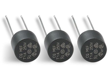 VDE de la force expéditionnaire des Marines subminiature 001 F1A 250V 8.35x7.7mm de fusible de chapeau en plastique cylindrique temporaire rapide avec le paquet en vrac de bande