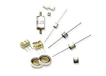 Tube 6x5.5mm à sorties axiales de décharge gazeuse de terminal graphique d'éclateur de commutation de KG5 2R350L 350V 15%