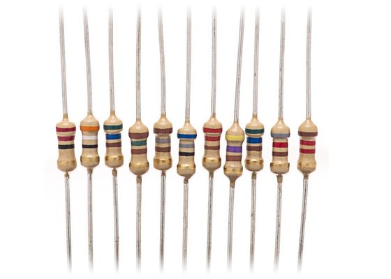 Le film miniature de carbone de CFR a fixé la résistance 0.5W 1WS 330R 5% 350V 9032 3.2x9mm kaki à sorties axiales
