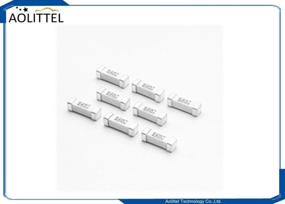 Temps de retard Subminiature Petite surface carrée montée fusible 0.50A - 5.0A 250V 443 série NANO2 3x10mm